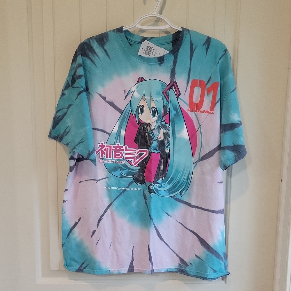 NWT HOT TOPIC HATSUNE MIKU TIE DYE TSHIRT